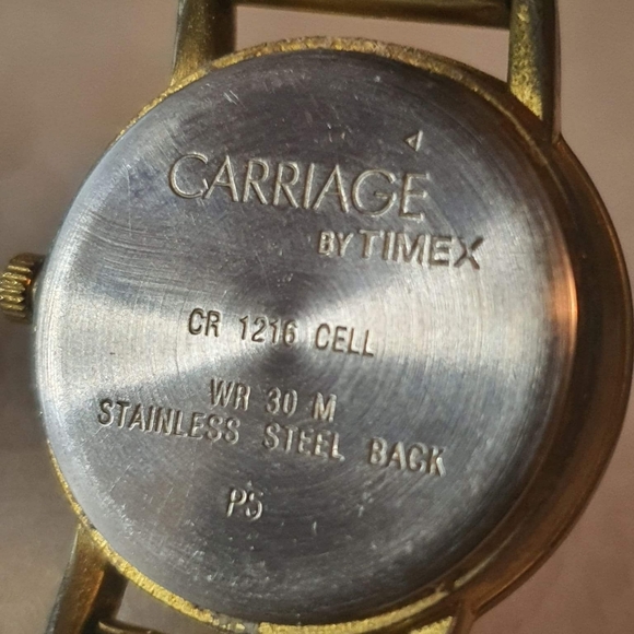 🦋 Carriage Goldtone/White Easy Reader Women's Watch w/Date - Picture 3 of 3